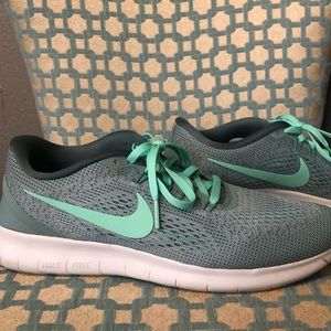 Women’s Nike FREE RN Shoes